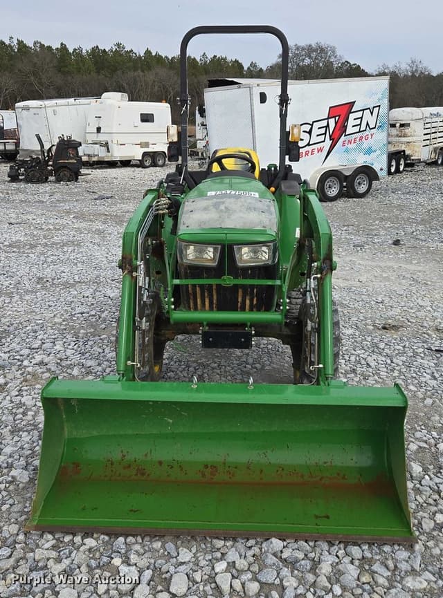 Image of John Deere 3032E equipment image 1