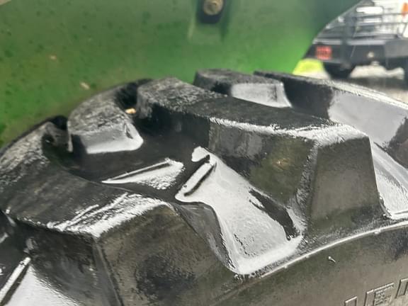 Image of John Deere 3038E equipment image 4