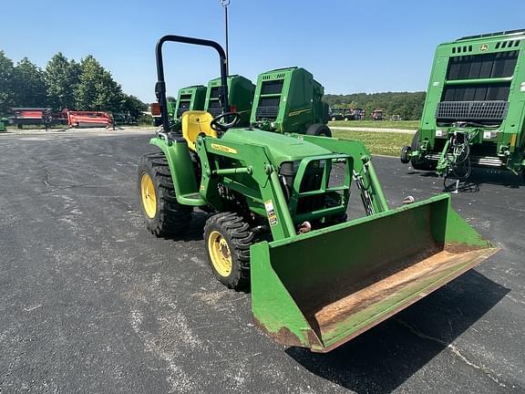 Image of John Deere 3038E equipment image 3
