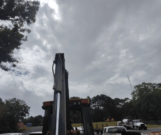 Image of John Deere 310SJ equipment image 3