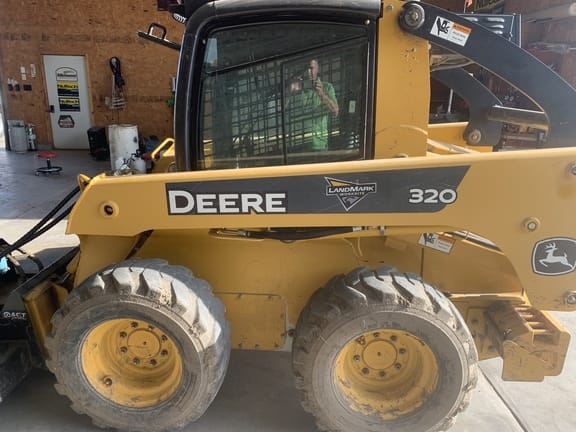 2009 John Deere 320 Equipment Image0