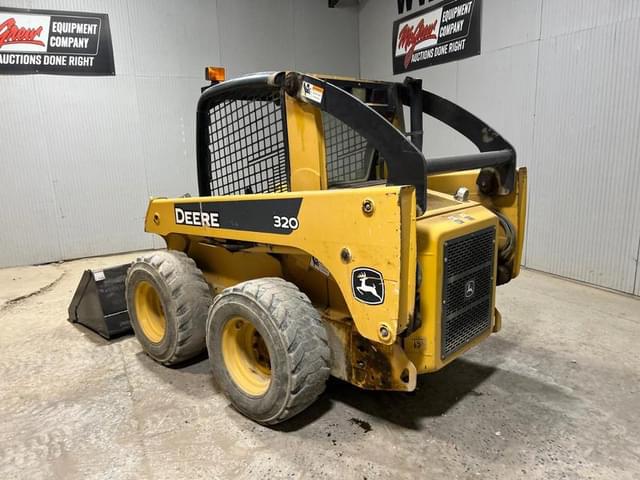 Image of John Deere 320 equipment image 2