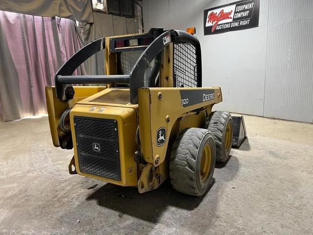 Image of John Deere 320 equipment image 4