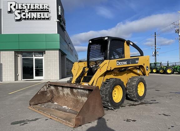 Image of John Deere 325 equipment image 1