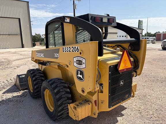 Image of John Deere 325 equipment image 2