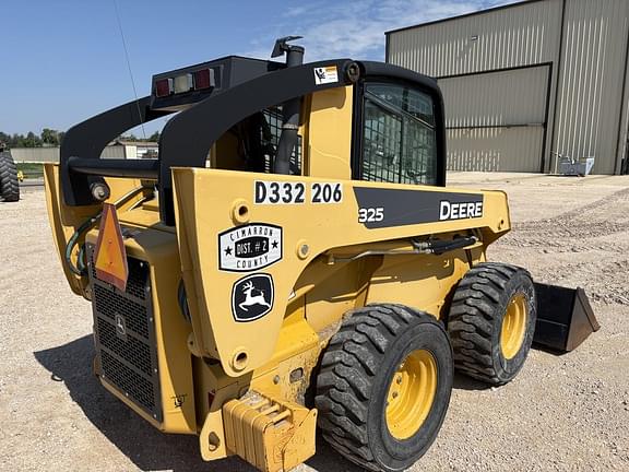 Image of John Deere 325 equipment image 4