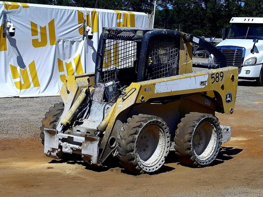 Image of John Deere 332 Primary image