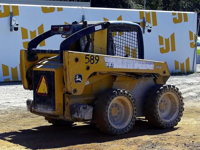 Image of John Deere 332 equipment image 4