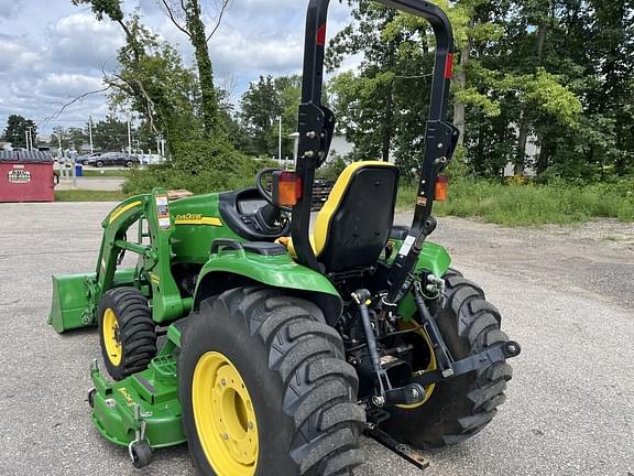 Image of John Deere 3320 equipment image 2