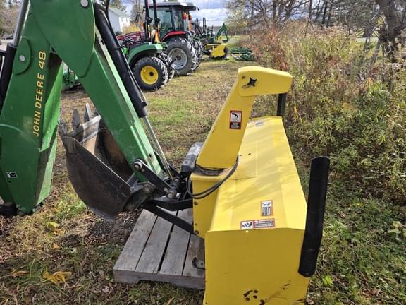 Image of John Deere 3320 equipment image 2