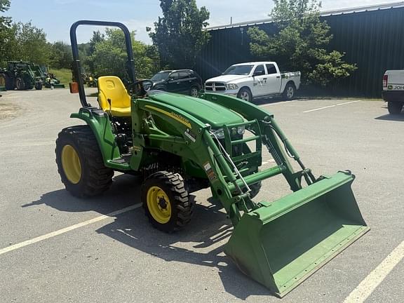 Image of John Deere 3320 equipment image 4