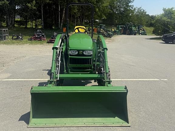 Image of John Deere 3320 equipment image 1