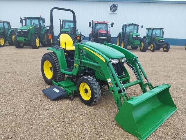 Image of John Deere 3320 equipment image 2