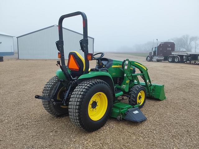 Image of John Deere 3320 equipment image 2