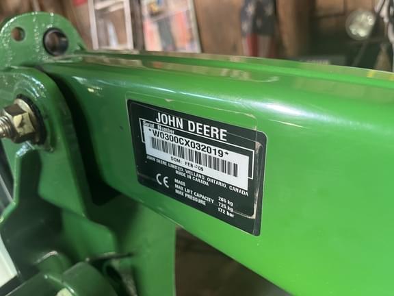Image of John Deere 3520 equipment image 4