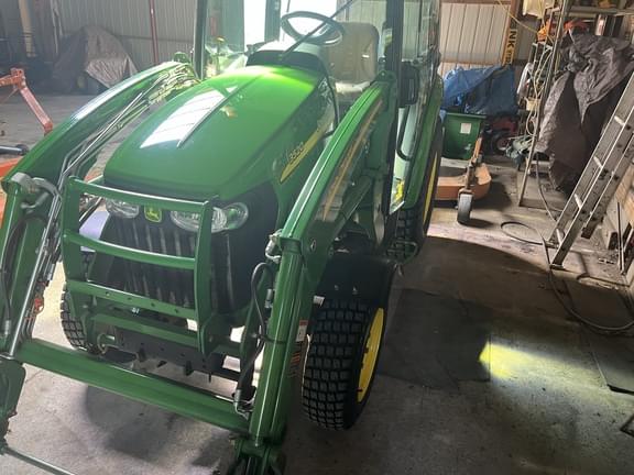 Image of John Deere 3520 equipment image 3