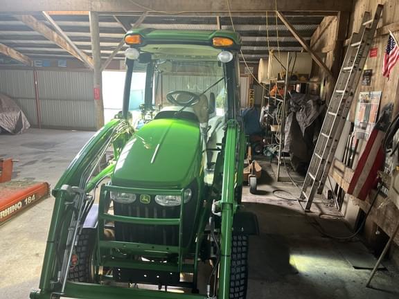 Image of John Deere 3520 equipment image 1