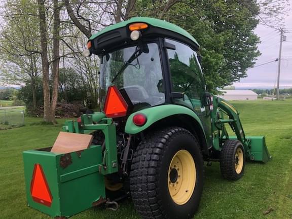 Image of John Deere 3520 equipment image 2