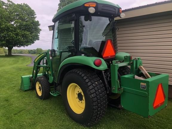 Image of John Deere 3520 equipment image 4