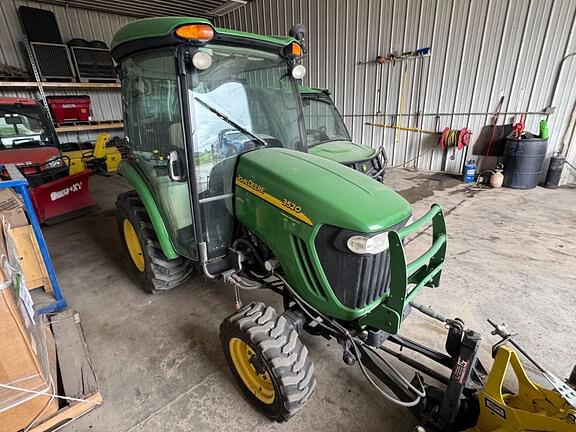 Image of John Deere 3520 equipment image 1