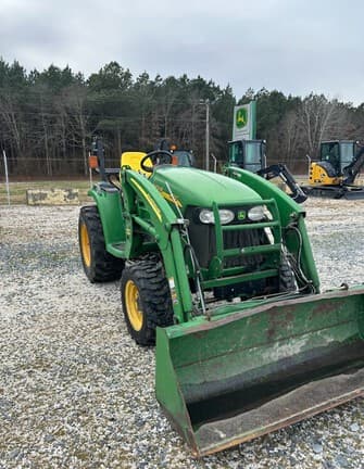 Image of John Deere 3520 equipment image 4