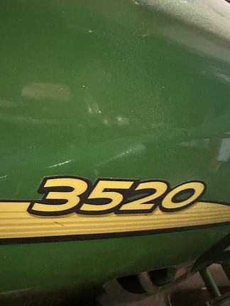 Image of John Deere 3520 equipment image 4