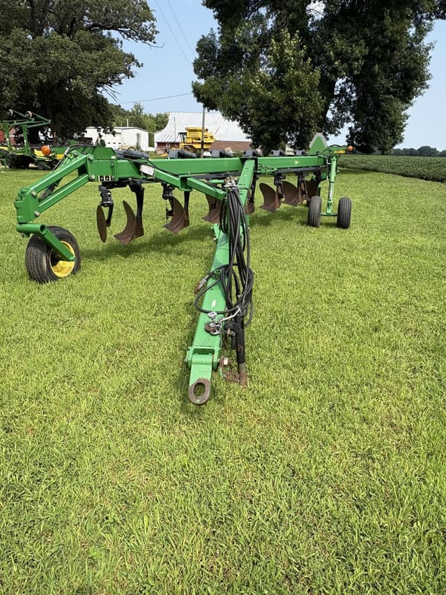 Image of John Deere 3710 equipment image 1