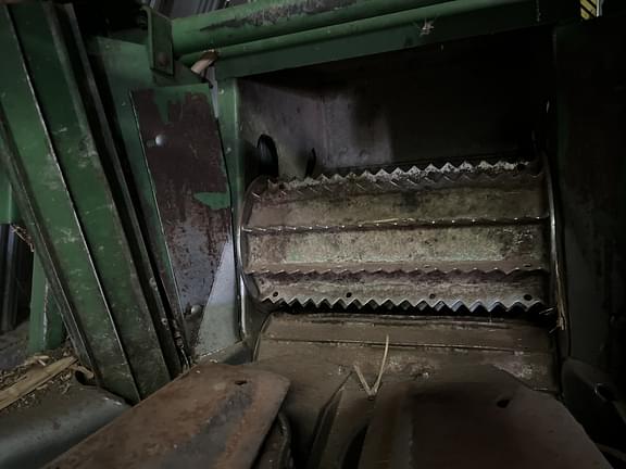 Image of John Deere 3955 equipment image 2