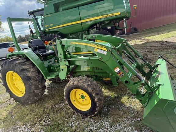 Image of John Deere 4005 equipment image 4