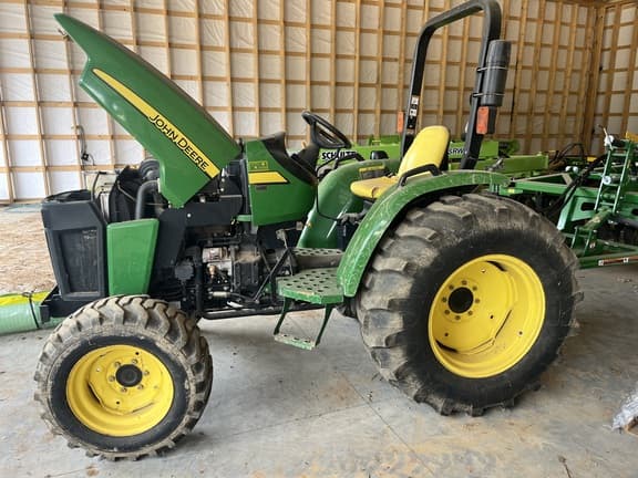 Image of John Deere 4105 equipment image 1