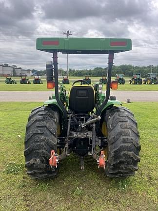 Image of John Deere 4105 equipment image 4