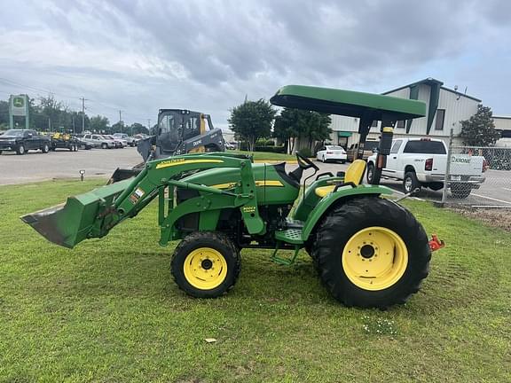 Image of John Deere 4105 equipment image 1