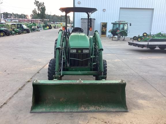 Image of John Deere 4105 equipment image 3