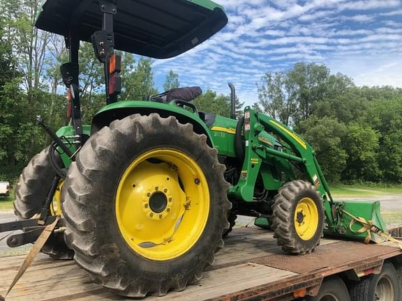 Image of John Deere 4120 equipment image 2