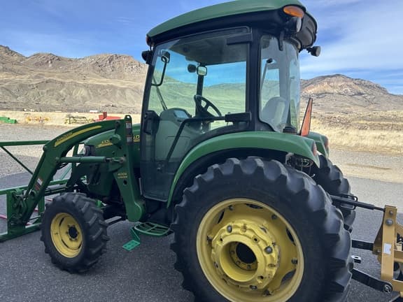 Image of John Deere 4320 equipment image 3