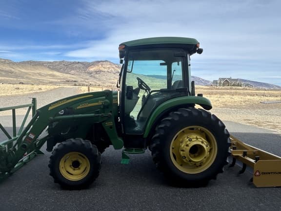 Image of John Deere 4320 equipment image 2