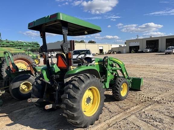 Image of John Deere 4320 equipment image 4