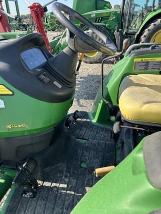 Image of John Deere 4520 equipment image 3