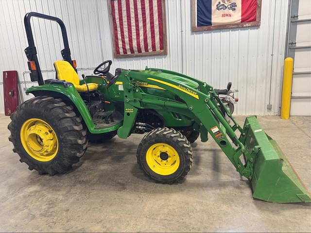 Image of John Deere 4520 equipment image 1