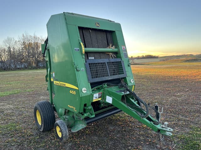 Image of John Deere 468 MegaWide Plus equipment image 2