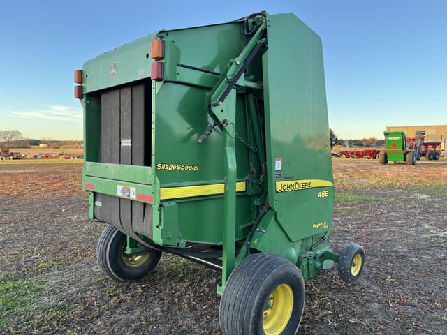 Image of John Deere 468 MegaWide Plus equipment image 3