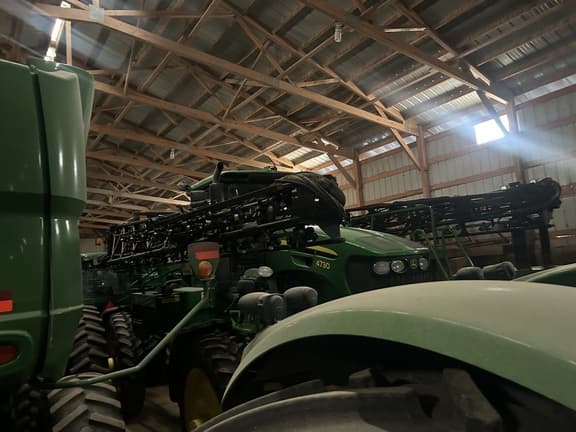 Image of John Deere 4730 equipment image 2