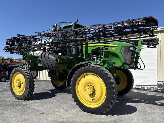 Image of John Deere 4730 equipment image 2