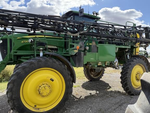 Image of John Deere 4730 equipment image 4