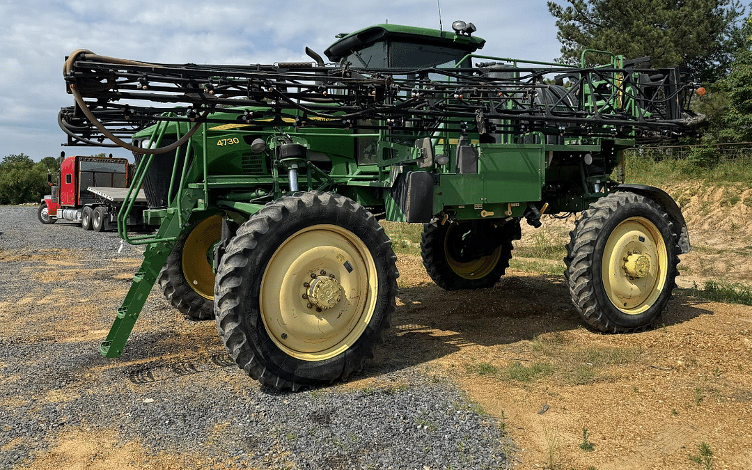 Image of John Deere 4730 Image 0