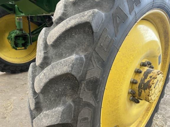 Image of John Deere 4830 equipment image 3