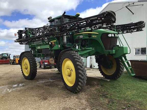 Image of John Deere 4830 equipment image 3