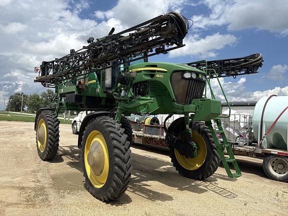 Image of John Deere 4830 Primary image