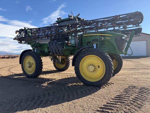 Image of John Deere 4830 equipment image 3