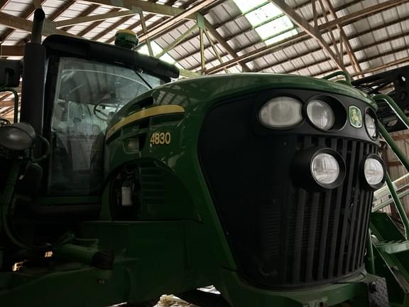 Image of John Deere 4830 equipment image 4